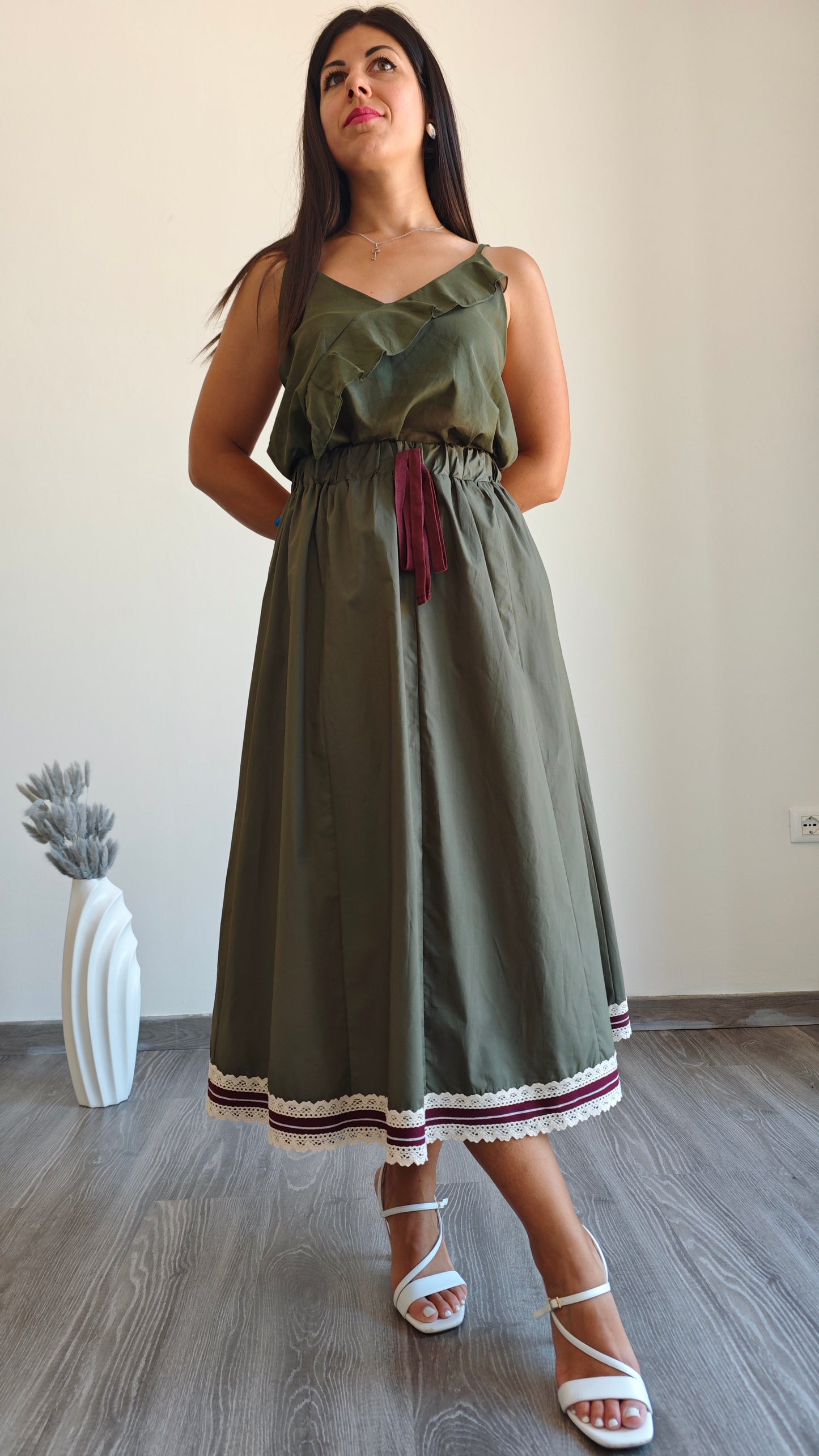 Gonna Midi svasata con Ricamo -50%