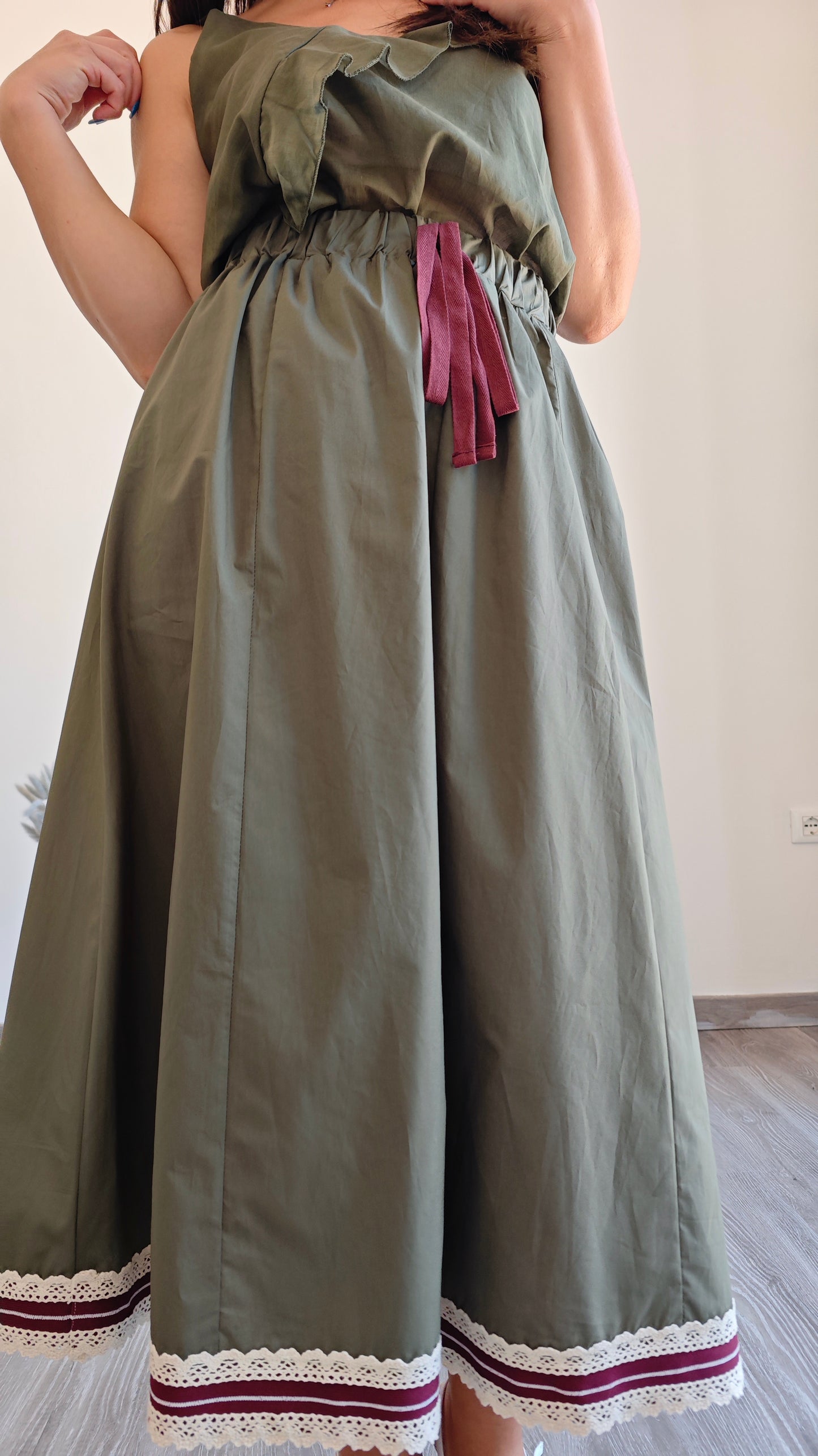 Gonna Midi svasata con Ricamo -50%