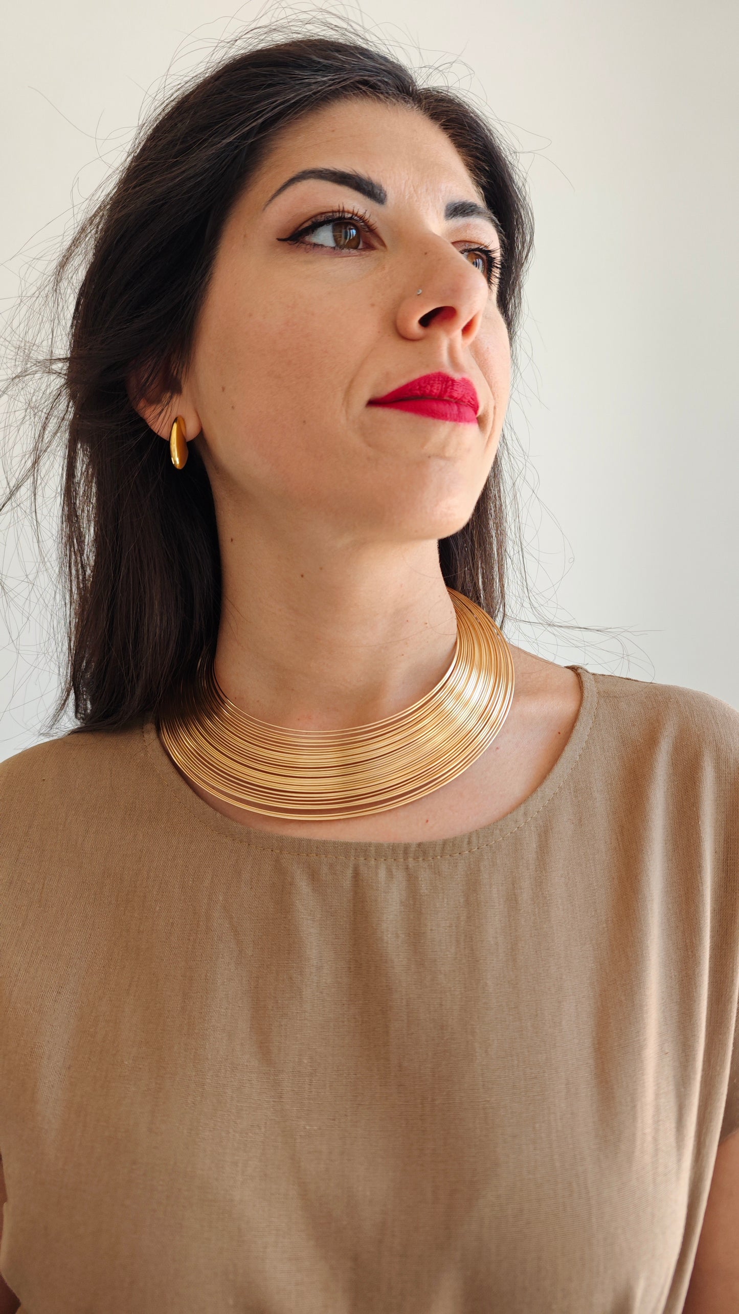 Collana rigida a girocollo