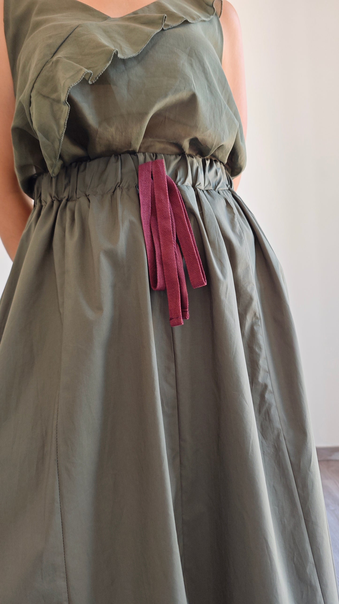Gonna Midi svasata con Ricamo -50%