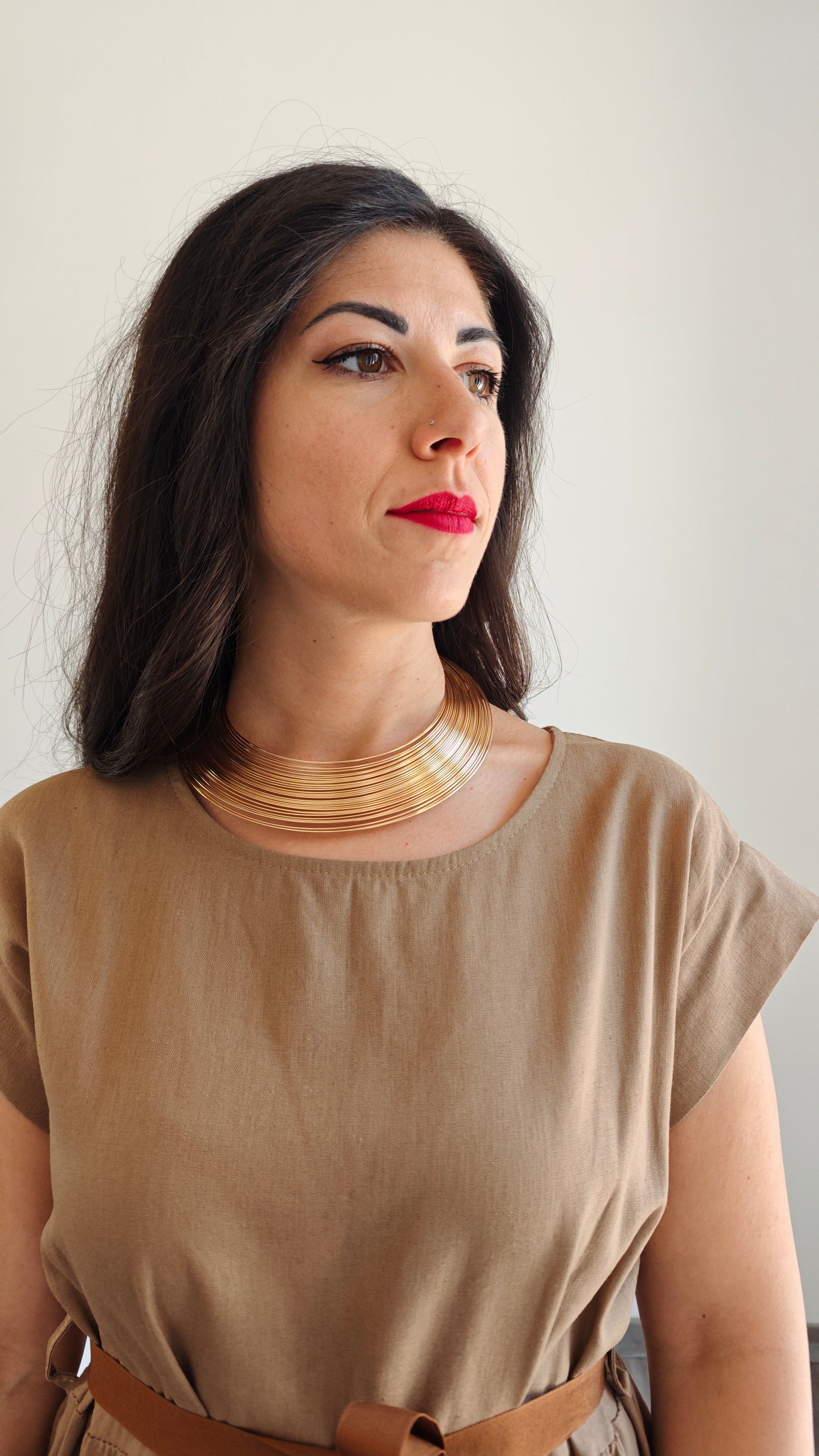 Collana rigida a girocollo