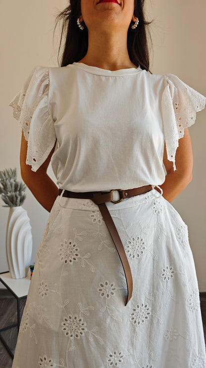 T-shirt girocollo con manica in pizzo sangallo -50%