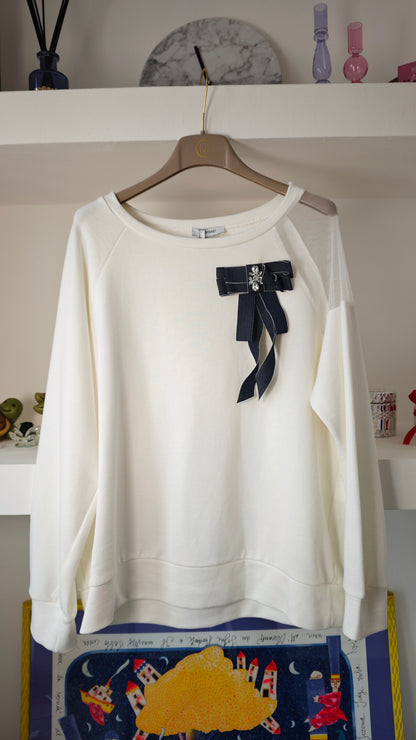 Felpa Garzata con inserto tulle sulla spalla e Spilla -50%