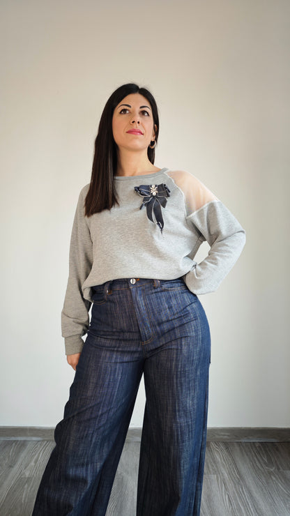 Felpa Garzata con inserto tulle sulla spalla e Spilla -50%