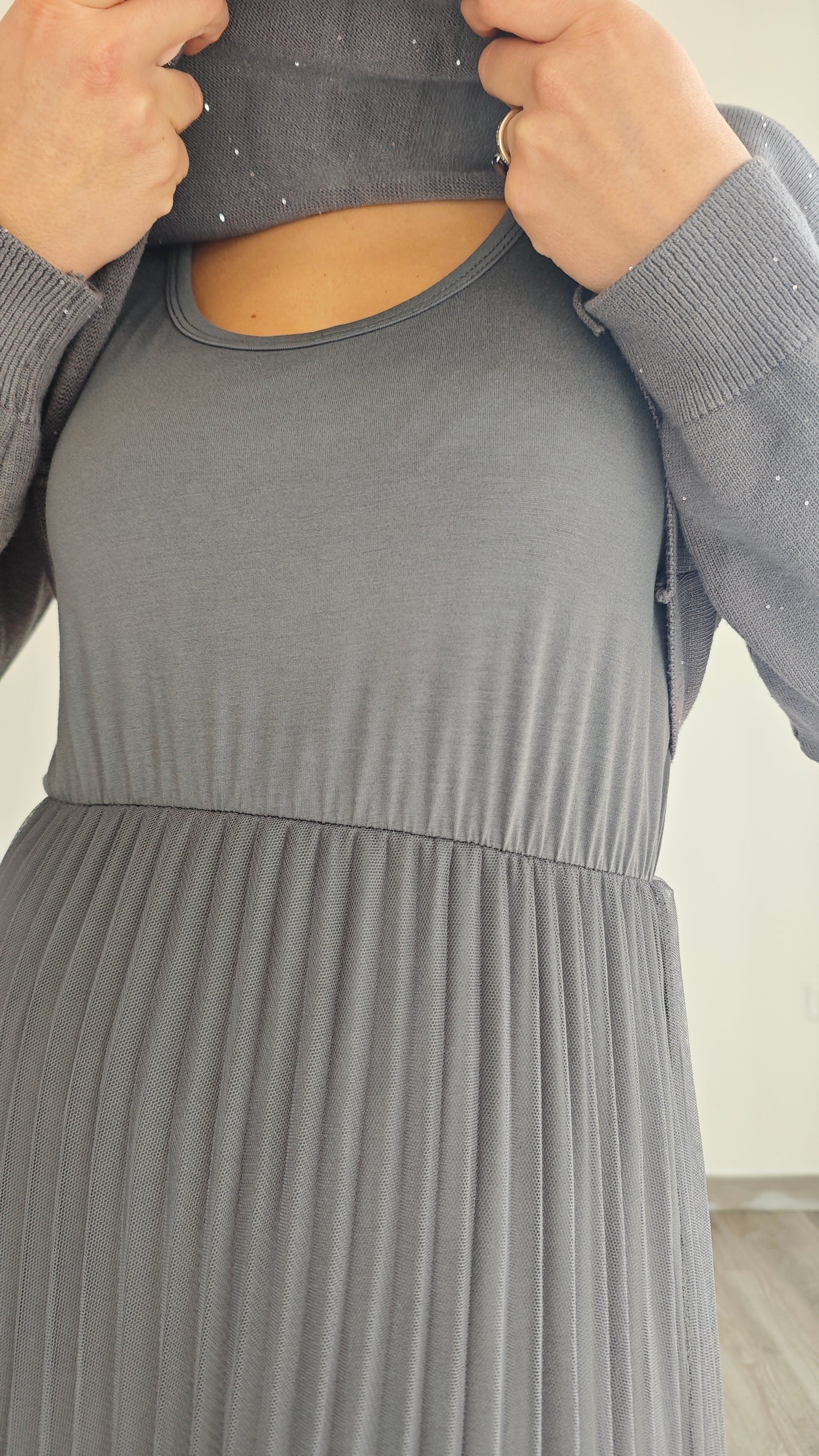 Abito Midi con Maglia dolce vita  e Gonna Plissé in Tulle due in uno -43%