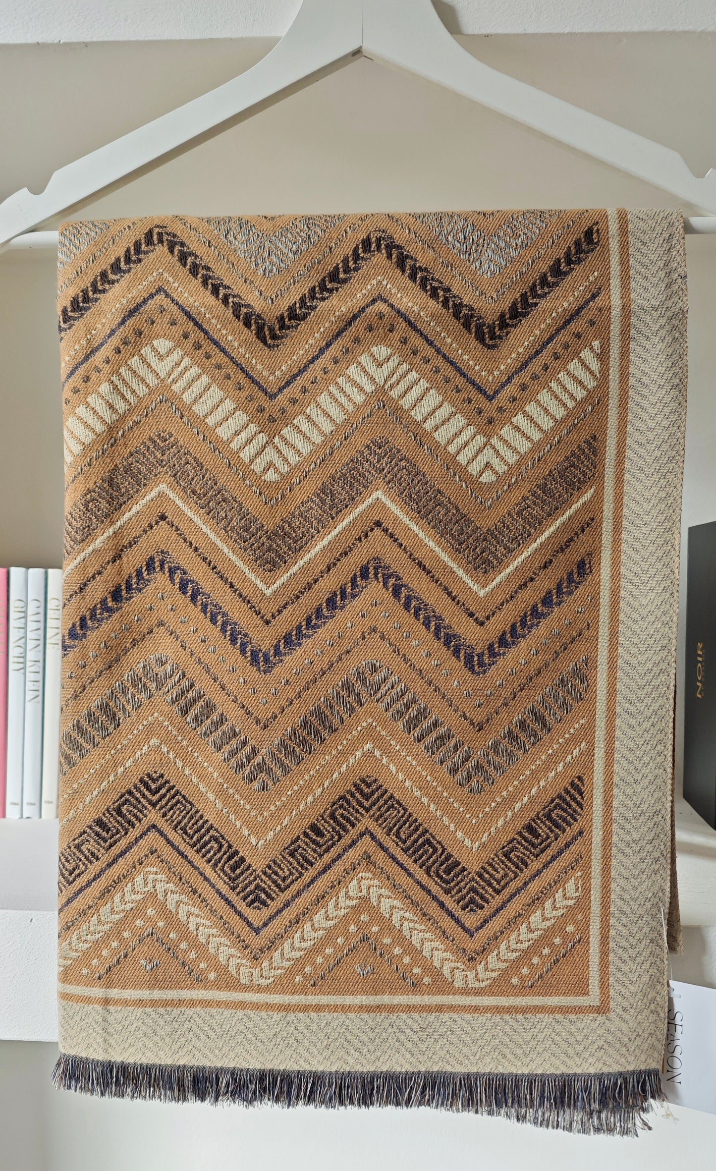 Sciarpa in Morbida Viscosa con Motivo a spina Boho - Chic -30%