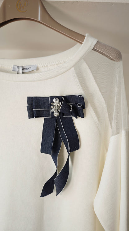 Felpa Garzata con inserto tulle sulla spalla e Spilla -50%