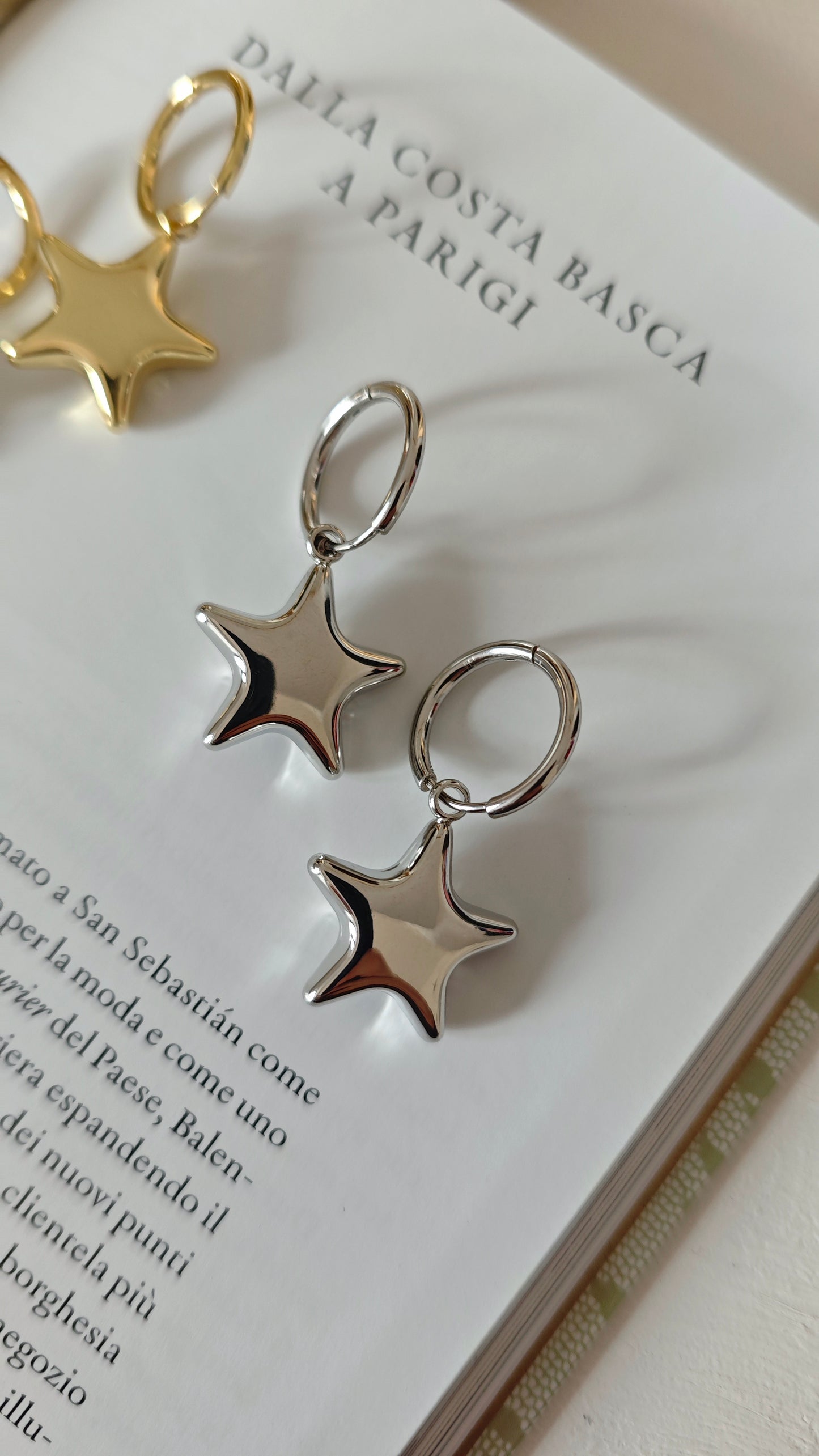 Orecchini Cerchio con Pendente Stella -30%