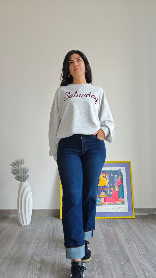 Jeans dritto a vita bassa con risvolto