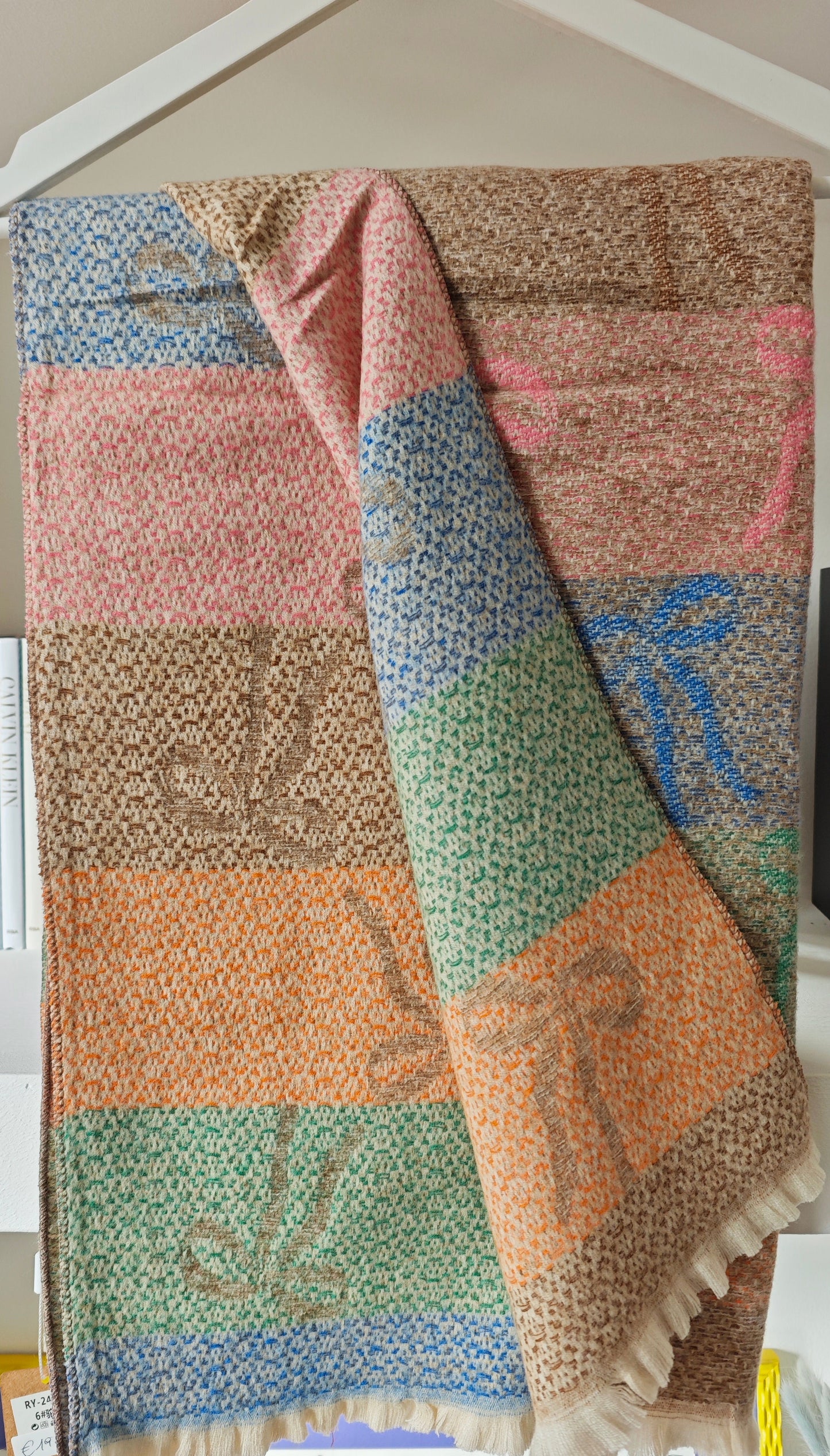 Sciarpa in misto Lana con Ricamo Fiocchi -30%