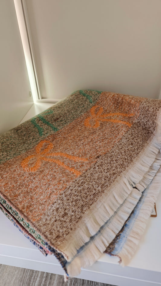 Sciarpa in misto Lana con Ricamo Fiocchi -30%