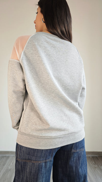 Felpa Garzata con inserto tulle sulla spalla e Spilla -50%