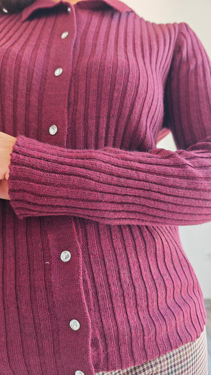 Cardigan a costina con bottoni gioiello